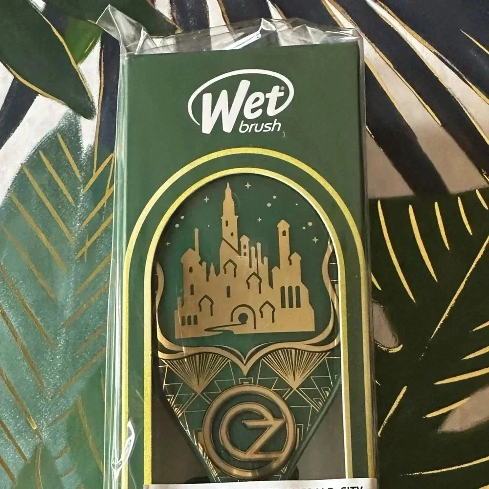 Wicked Wet Brush and Scrunchie set NIB Emerald City